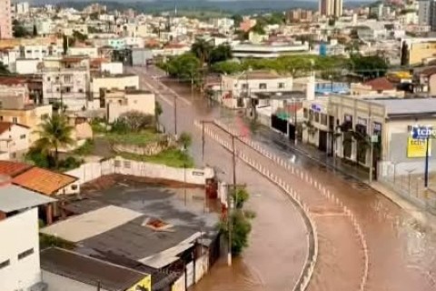 TEMPESTADE EM PASSOS | e parte da Av. da Moda  Passos Online